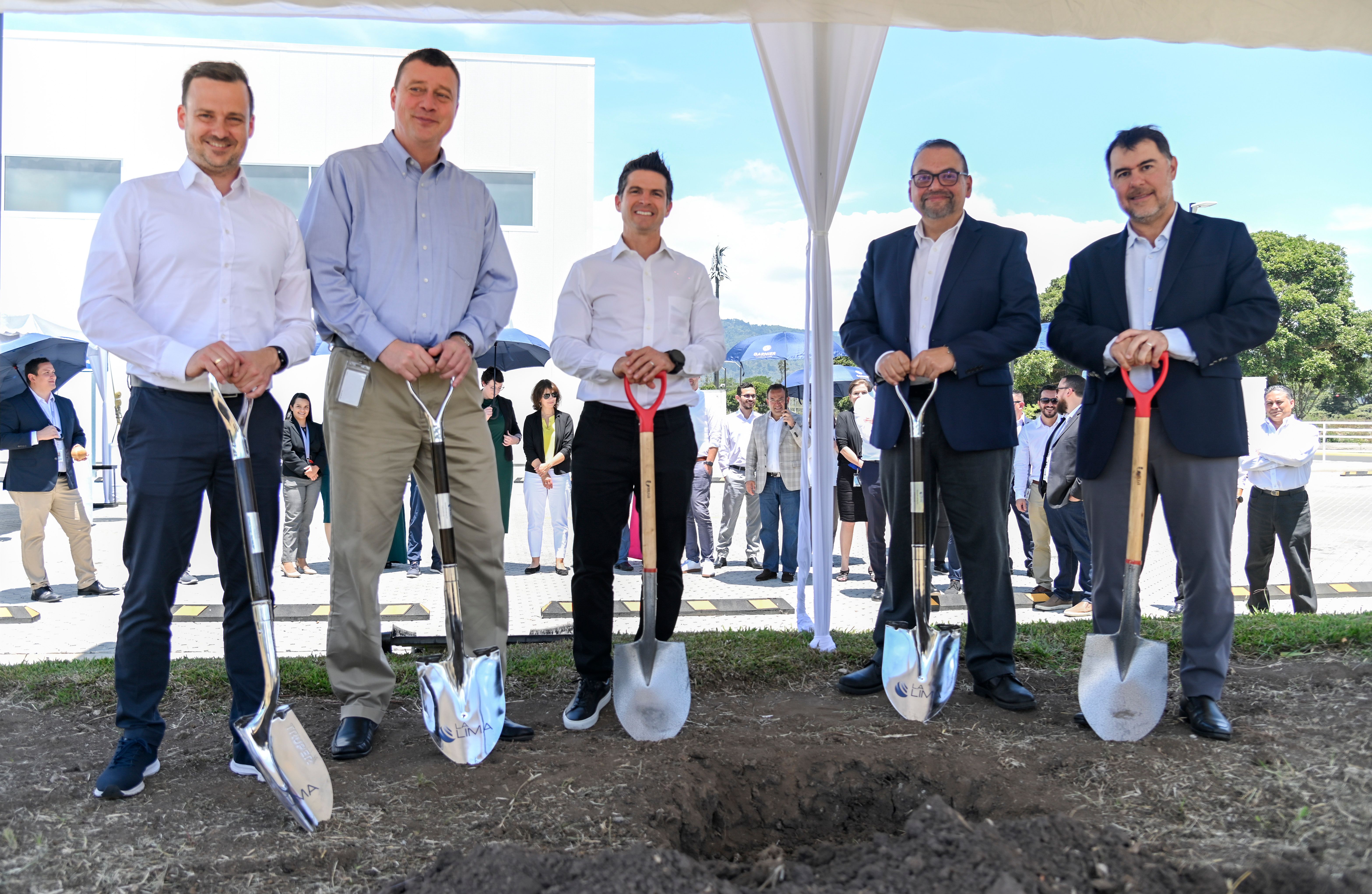 Heraeus Medevio leaders break ground on the company's Phase III expansion in Costa Rica